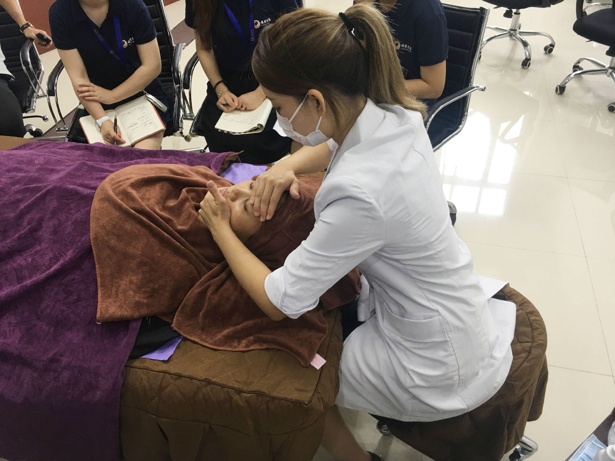 3 日本总部团队到访医之选 2.jpg